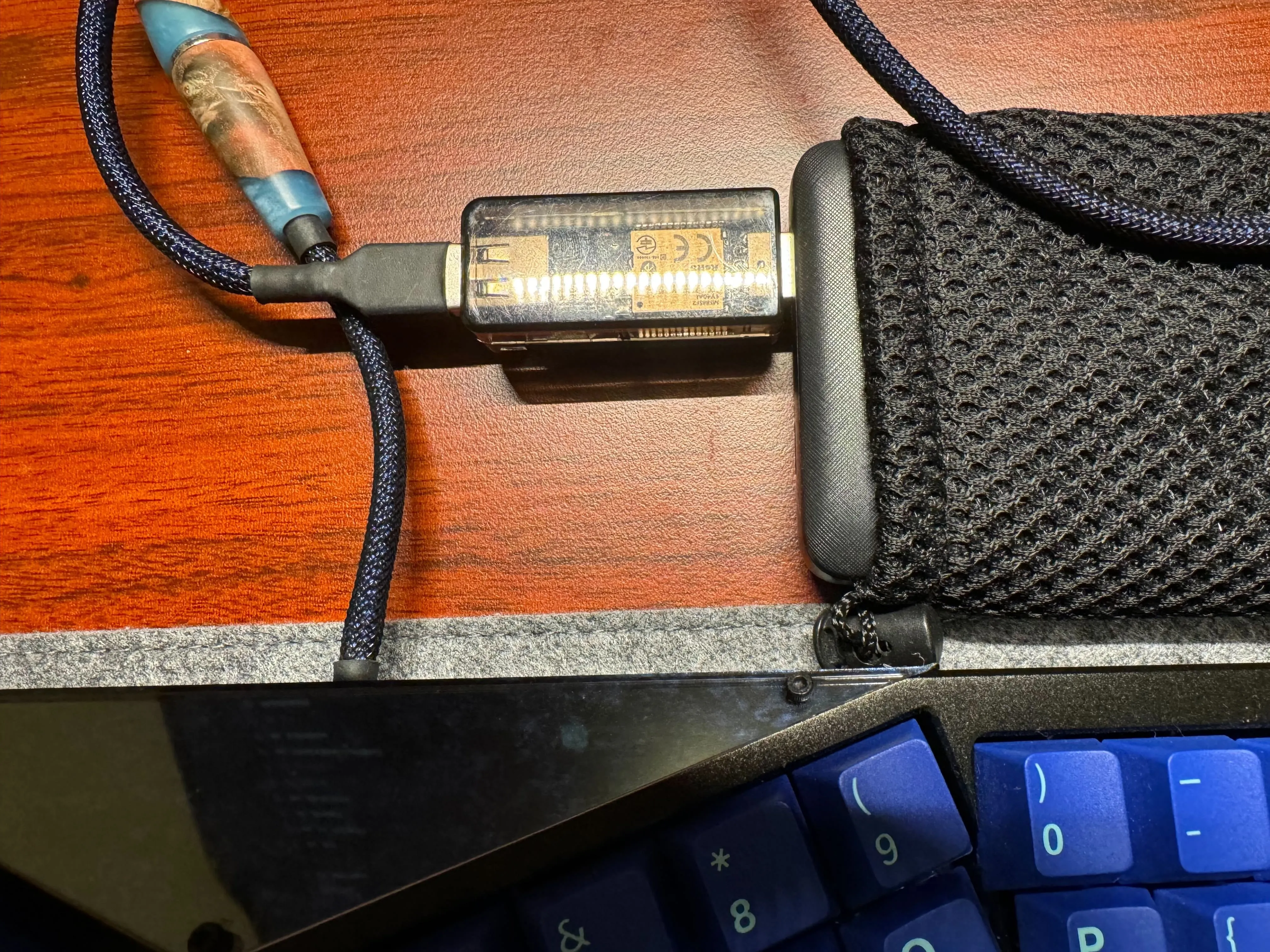 モバイルバッテリーで給電しています